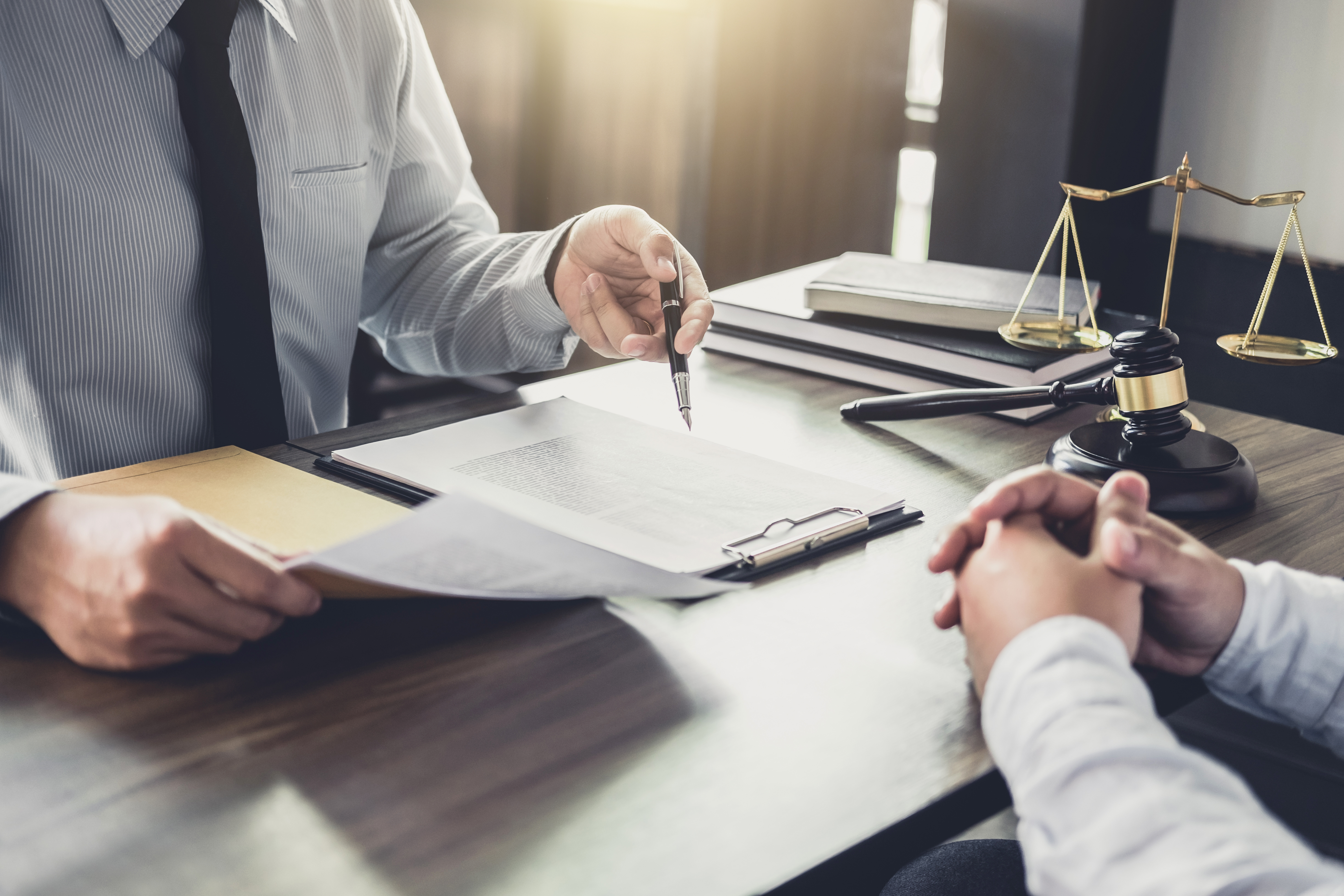 What Is a Family Lawyer? The Role of a Family Law Attorney in Divorce Proceedings