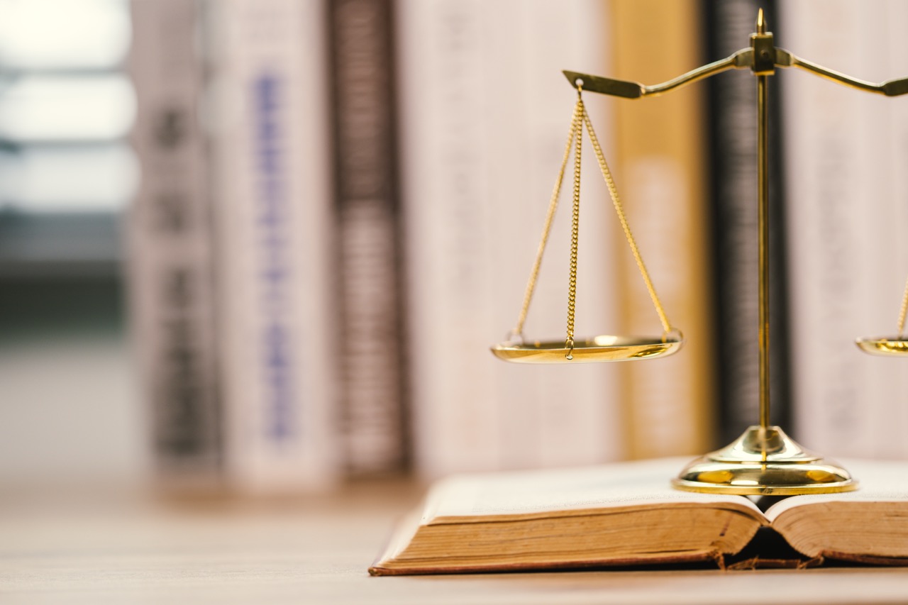 İşten Çıkarılan İşçinin Hakları Nelerdir? Kıdem ve İhbar Tazminatı, İşe İade Davası ve İşçilik Alacakları – Ümraniye İş Hukuku