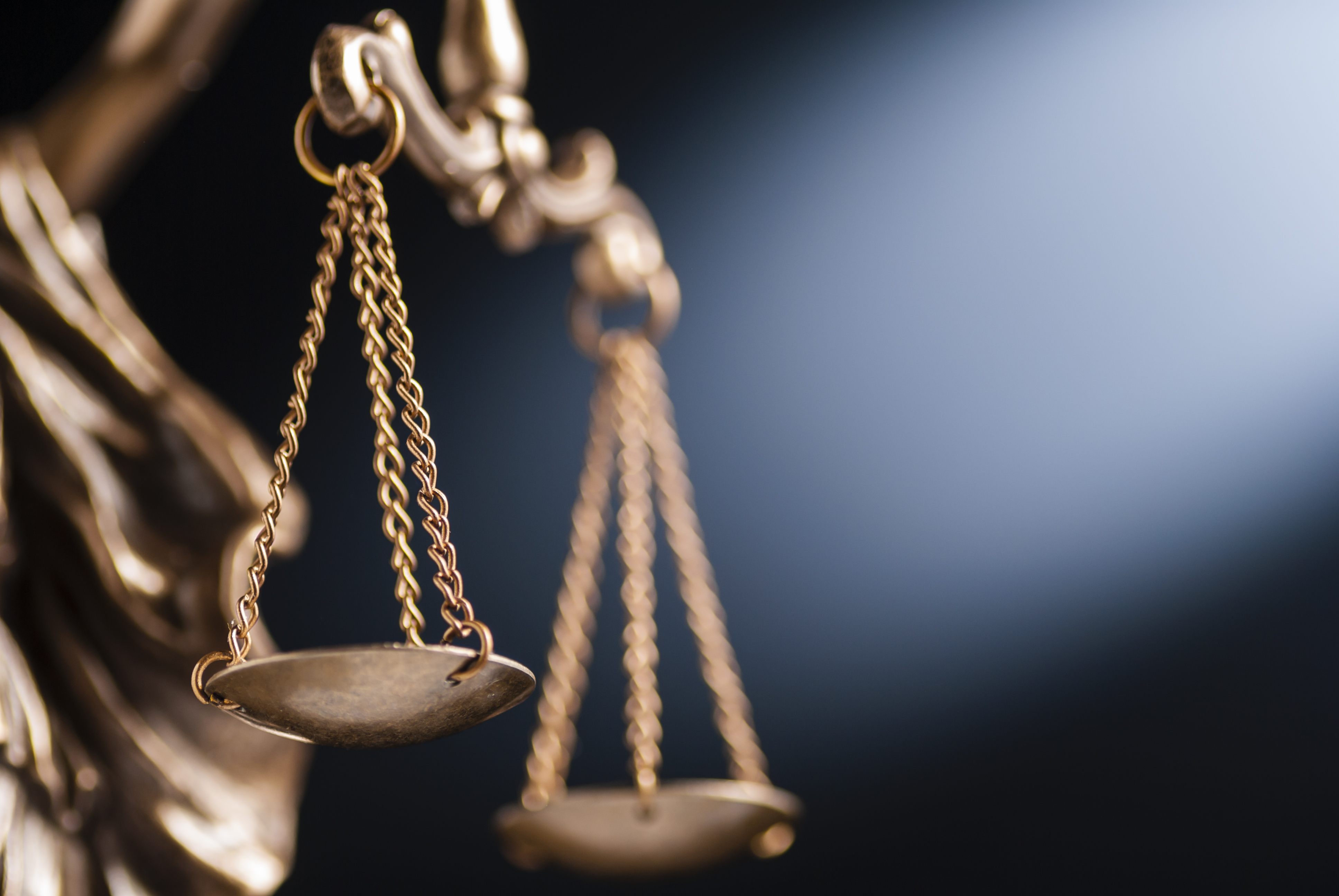 Şirketlerde Ticari Sözleşme Yönetimi Neden Önemlidir? Hukuki Riskleri Önlemenin Yolları